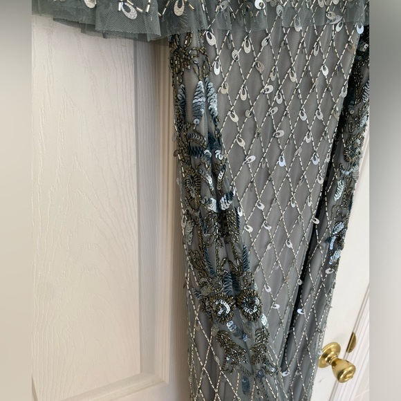 Stunning Adrianna Papell long beaded formal dress with cape sleeves NWT - Picture 3 of 8